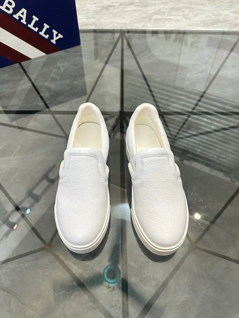 Sell Price: ¥ Trade marks: BALLY*「Barry.*」A foot. Positive code number: 38-44(Make a reservation.45.46) Commodity materials: The shoe is imported into the skin of the cow., In the sheep's skin., Original Base. Part No. No.