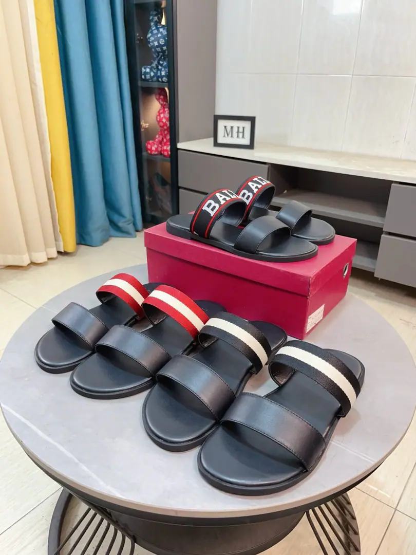 Get out of the factory.🌸🌸【Bally~】2024The latest tide slippers are on the market. Same as the other two. Counter Quality[John.][John.]You're a good man, you know, a little cowy. - I'm doing a little work. The top layer of the material. - The shoe code.38Present.44, 45Do it.
