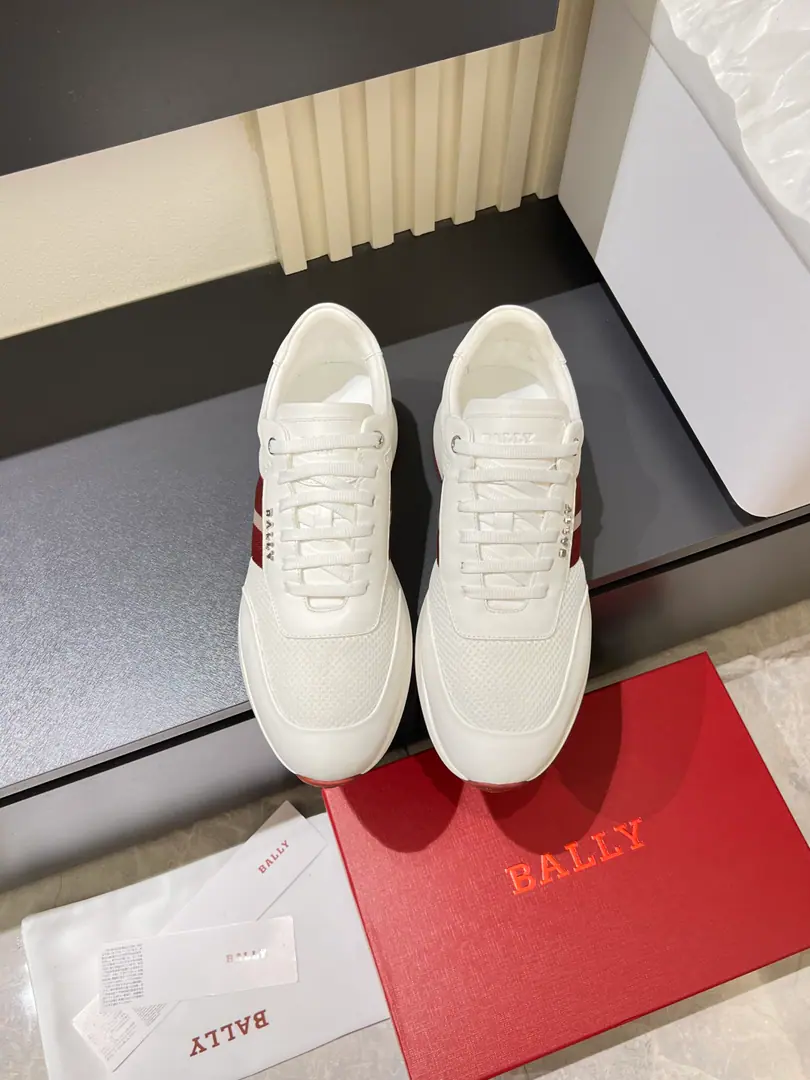 BALLY/Barley's new man's thick leather shoes., This leather sneakers are made from calf skin., ♪ ♪ Elegance and innovation ♪. ♪ The two sides of the wall ♪B- It's a classic knitting logo., External side“BALLY“Alphabet ID, Match4.5cmBlank double-coloured rubber thick bottom, Morten is a great man., The shoe-tucking thing has a brand-named letter-printed logo., No undisclosed description of brand style.. In the cow's skin., We can take off the cattle mats and feet., ♪ And the upper feet are soft and comfortable ♪！Dustproof bag with original box！Size: 38-44！