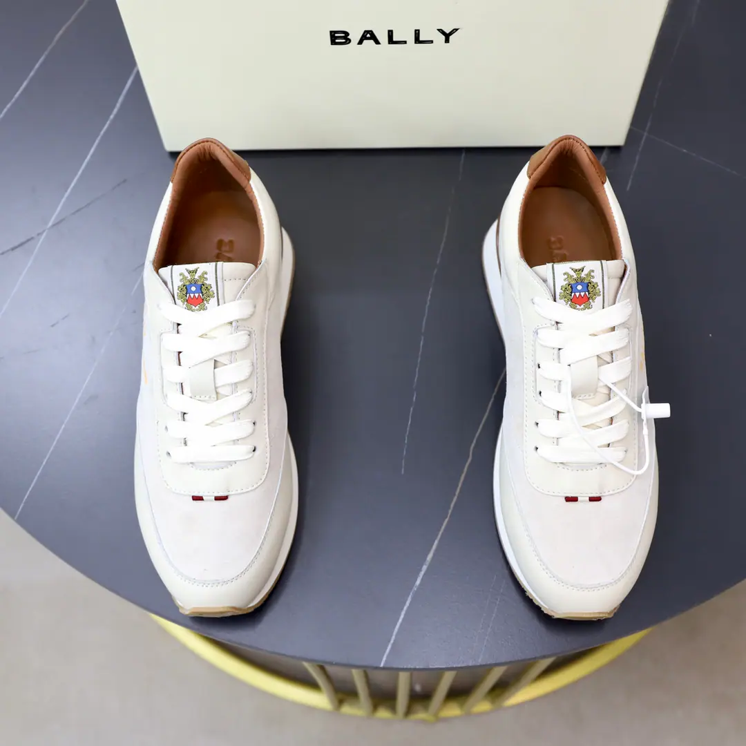 BALLY High Quality Top-level craft Barry. The cabinet is configured with the original plant, The salami is imported into the country., Imported water- dyeed cattle mats, Shoes under the sole.: The original plant is used for the original base., It's super comfortable to be a sole-acting base., The original factory and the single., Welcome to the comparison., Codes 39-44（38.45Make a reservation.