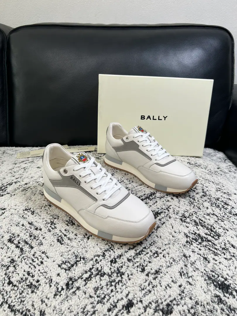 BALLY High Quality Top-level craft Barry. The cabinet is configured with the original plant, The salami is imported into the country., Imported water- dyeed cattle mats, Shoes under the sole.: The original plant is used for the original base., It's super comfortable to be a sole-acting base., The original factory and the single., Codes 39-44（Sold 45 ）