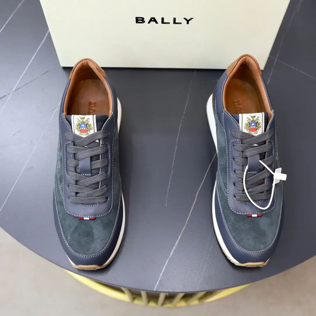 BALLY High Quality Top-level craft Barry. The cabinet is configured with the original plant, The salami is imported into the country., Imported water- dyeed cattle mats, Shoes under the sole.: The original plant is used for the original base., It's super comfortable to be a sole-acting base., The original factory and the single., Welcome to the comparison., Codes 39-44（38.45Make a reservation.