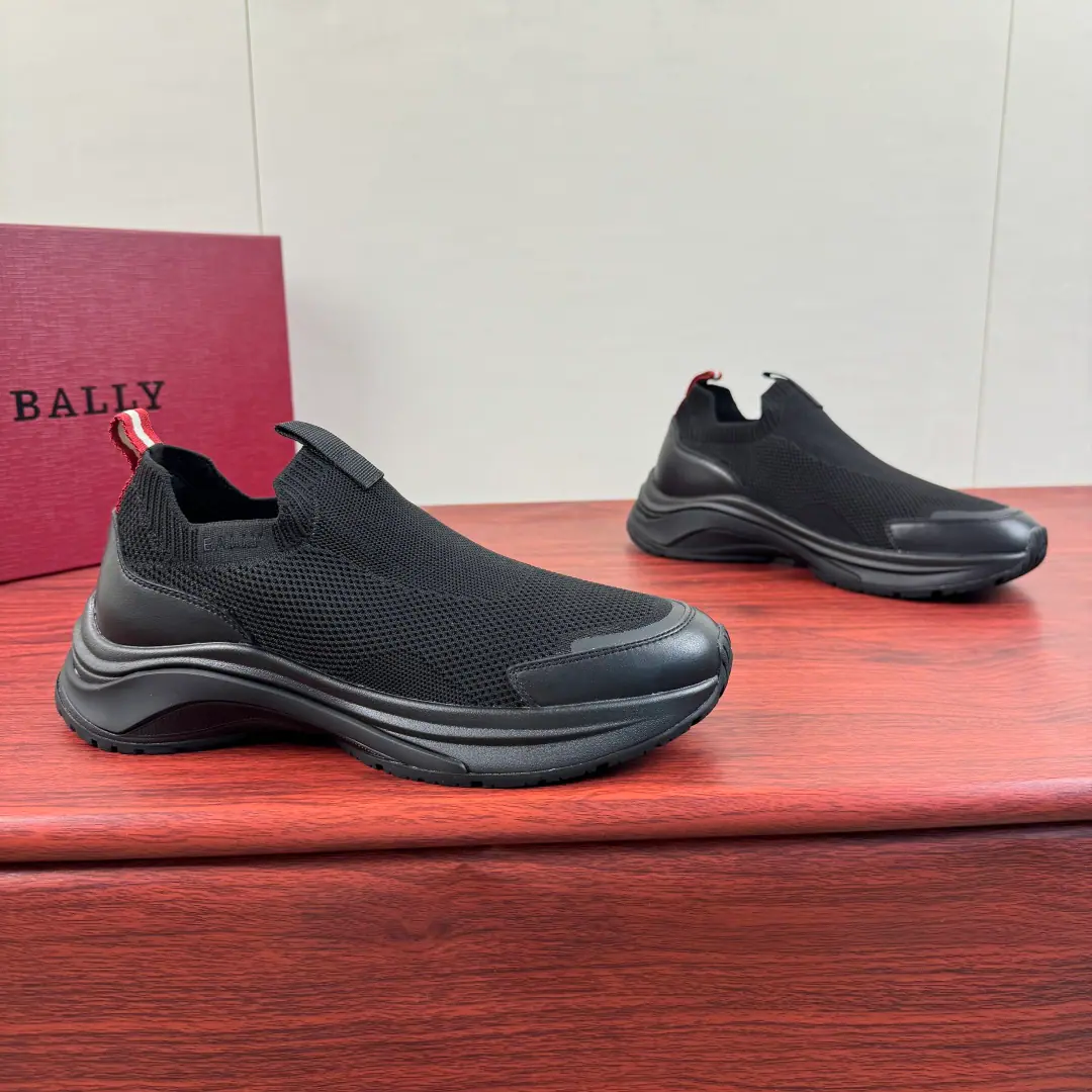 Bally/Barry. New man weave sneakers., The lazy guy wears a light-footed leisure shoe.！ The counter is selling new money., Use imported air-weaving shoes., The fabric is soft and comfy and comfortable., Shoes.BIt's a classic.logoDesign, Artificial stitching process, Blank Details, The inside of the cow's skin., I'll get some air on my feet., It's not tired., A classic red and white weed and shoe-tied belt., Add new money.VBottom rubber mix., Lightweight Thick, Slipperproof., Four Colours Optional, Meeting different matchmaking needs, Full package！ Size: 39-40-41-42-43-44 Skins.（38/45You're not going to back off.） The cargo.: TE Black