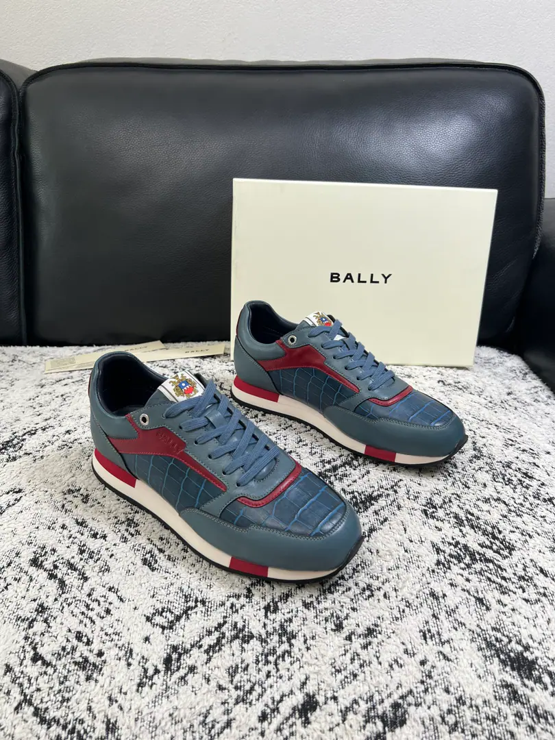 BALLY High Quality Top-level craft Barry. The cabinet is configured with the original plant, The salami is imported into the country., Imported water- dyeed cattle mats, Shoes under the sole.: The original plant is used for the original base., It's super comfortable to be a sole-acting base., The original factory and the single., Codes 39-44（Sold 45 ）