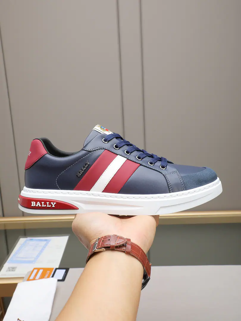 P BALLY/Barry's new leisure shoes., It's made of calf skin., ♪ ♪ Elegance and innovation ♪. The Big Bottom Outside BrandLogoMark, Morten is a great man., The shoe tongue has a branded letter logo., No undisclosed description of brand style.！In sheep., The rubber floor.！♪ And the upper feet are soft and comfortable ♪！Dustproof bag with original box！4Colour Selection！38-44（45Do it.）