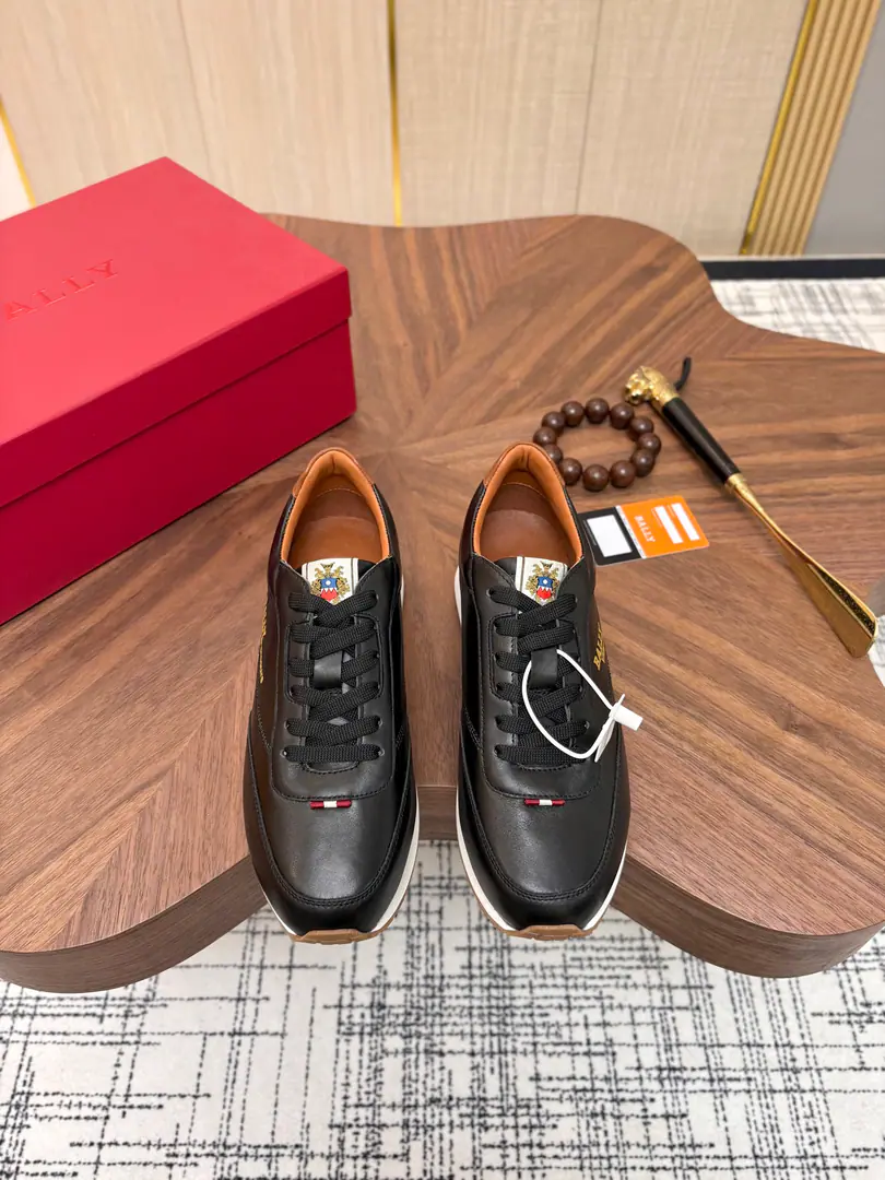Get out of the factory. Bally/Barley's low-life leisure shoes., Use head-stressed shoes., Importing cattle and skins, The skin is so fine and smooth and so bright. The upper foot is very light and comfortable. Size: 39-44（38.45Do it.）