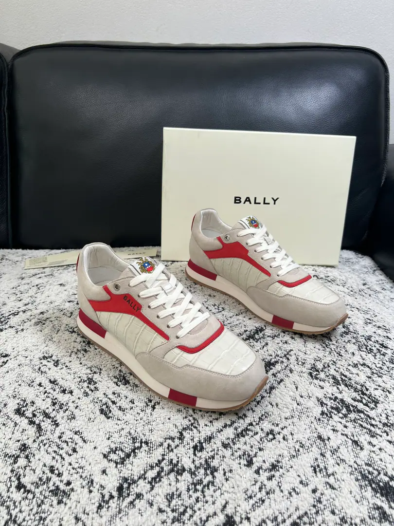 BALLY High Quality Top-level craft Barry. The cabinet is configured with the original plant, The salami is imported into the country., Imported water- dyeed cattle mats, Shoes under the sole.: The original plant is used for the original base., It's super comfortable to be a sole-acting base., The original factory and the single., Codes 39-44（Sold 45 ）