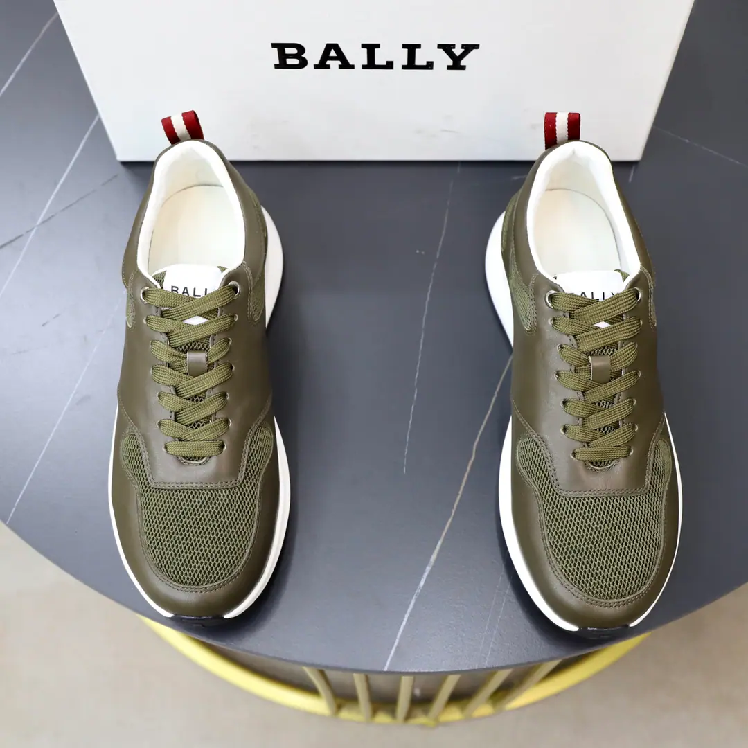 Get out of the factory. Bally/Barry. New man leather swipes with leisure sneakers. In the cow's skin. The original cow's skin is made of a pure colored recloth design style. Comfortable air is excellent. Classic.BHome red and white stripe badge decoration I'm not sure.“BALLY”Silver LetterslogoDot Personality. It's a very good recognition. A staircase with a cow. The soles of the rubber-coloured shoes. The upper foot is extremely comfortable. Quality perception It's cozy and light. Size: 38-39-40-41-42-43-44 （45Make a reservation.）Standard leather shoe size.