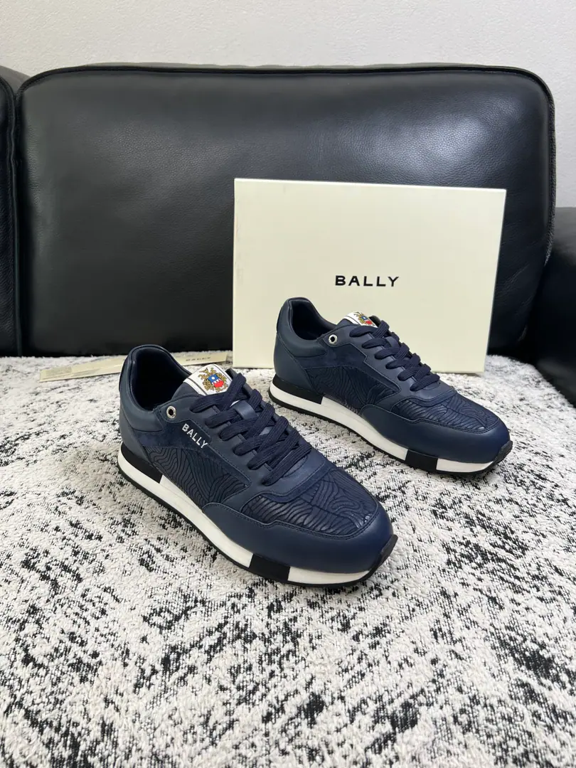 BALLY High Quality Top-level craft Barry. The cabinet is configured with the original plant, The salami is imported into the country., Imported water- dyeed cattle mats, Shoes under the sole.: The original plant is used for the original base., It's super comfortable to be a sole-acting base., The original factory and the single., Codes 39-44（Sold 45 ）