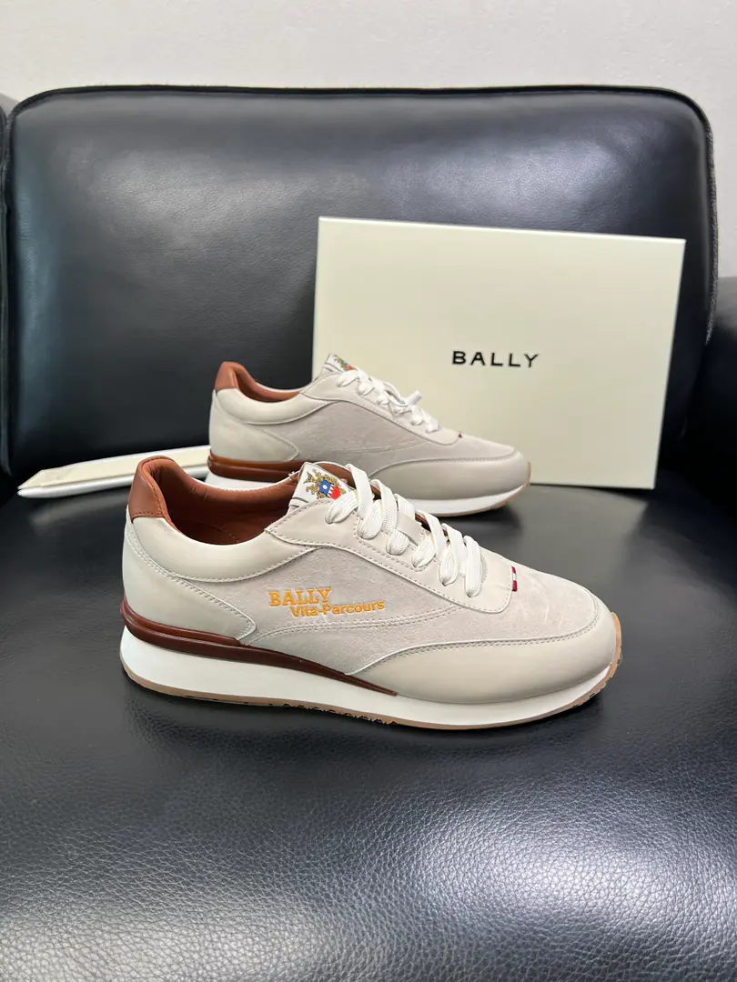 BALLY High Quality Top-level craft Barry. The cabinet is configured with the original plant, The salami is imported into the country., Imported water- dyeed cattle mats, Shoes under the sole.: The original plant is used for the original base., It's super comfortable to be a sole-acting base., The original factory and the single., Welcome to the comparison., Codes 39-44（Sold 45 ）