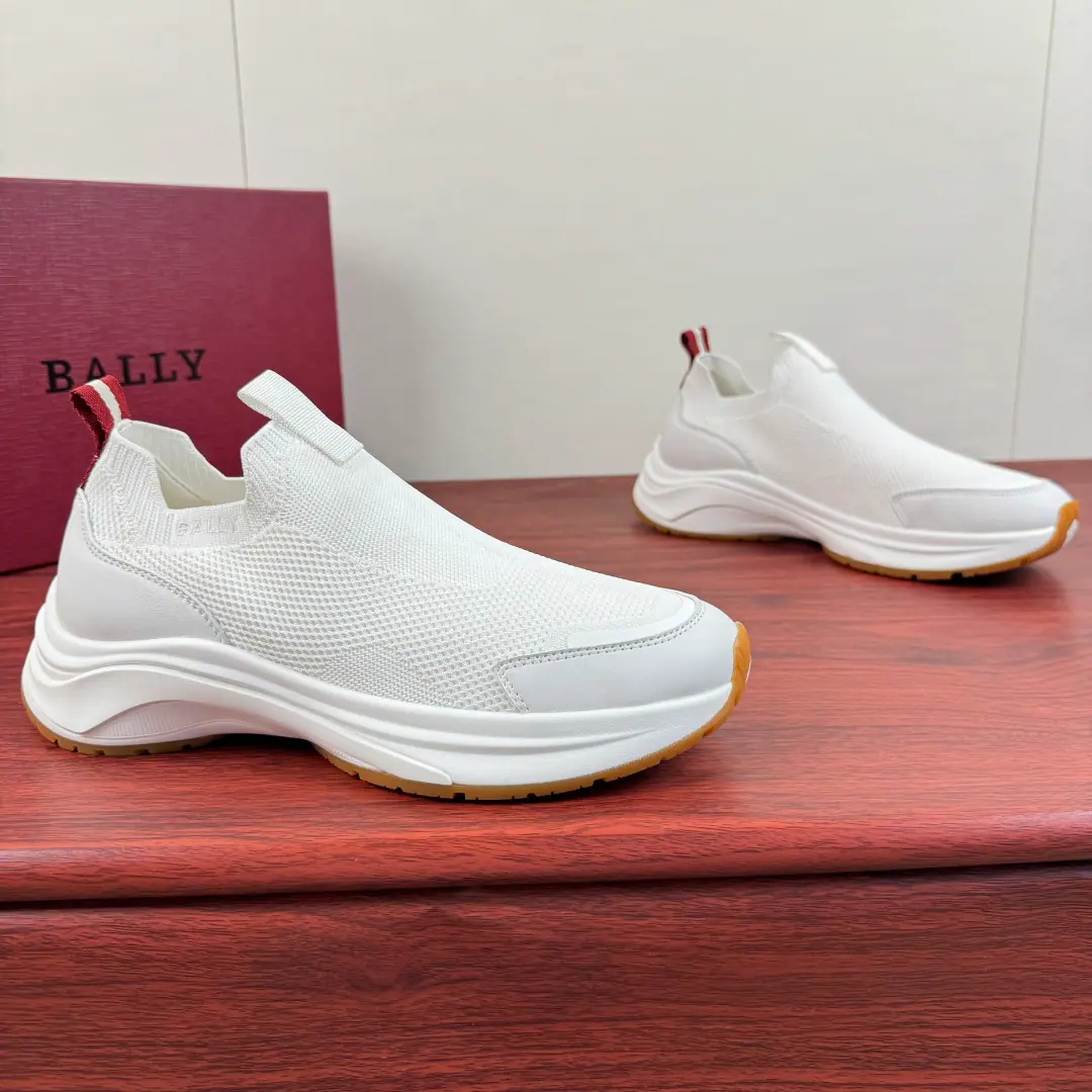 Bally/Barry. New man weave sneakers., The lazy guy wears a light-footed leisure shoe.！ The counter is selling new money., Use imported air-weaving shoes., The fabric is soft and comfy and comfortable., Shoes.BIt's a classic.logoDesign, Artificial stitching process, Blank Details, The inside of the cow's skin., I'll get some air on my feet., It's not tired., A classic red and white weed and shoe-tied belt., Add new money.VBottom rubber mix., Lightweight Thick, Slipperproof., Four Colours Optional, Meeting different matchmaking needs, Full package！ Size: 39-40-41-42-43-44 Skins.（38/45You're not going to back off.） The cargo.: TE White