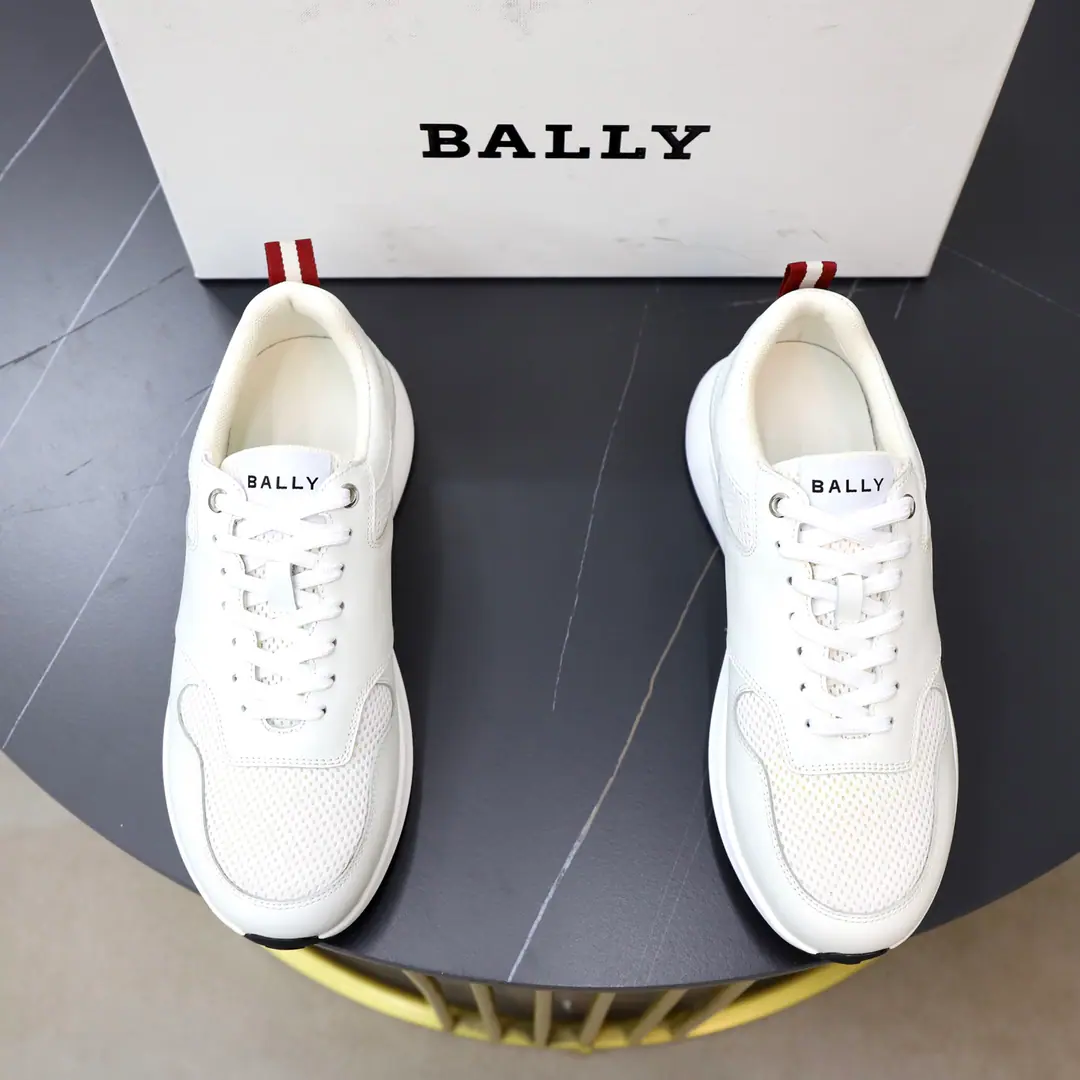 Get out of the factory. Bally/Barry. New man leather swipes with leisure sneakers. In the cow's skin. The original cow's skin is made of a pure colored recloth design style. Comfortable air is excellent. Classic.BHome red and white stripe badge decoration I'm not sure.“BALLY”Silver LetterslogoDot Personality. It's a very good recognition. A staircase with a cow. The soles of the rubber-coloured shoes. The upper foot is extremely comfortable. Quality perception It's cozy and light. Size: 38-39-40-41-42-43-44 （45Make a reservation.）Standard leather shoe size.