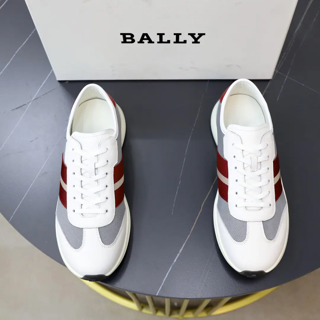 Get out of the factory. Bally/Barry. New man leather swipes with leisure sneakers. In the cow's skin. The original cow's skin is made of a pure colored recloth design style. Comfortable air is excellent. Classic.BHome red and white stripe badge decoration I'm not sure.“BALLY”Silver LetterslogoDot Personality. It's a very good recognition. A staircase with a cow. The soles of the rubber-coloured shoes. The upper foot is extremely comfortable. Quality perception It's cozy and light. Size: 38-39-40-41-42-43-44 （45Make a reservation.）Standard leather shoe size.