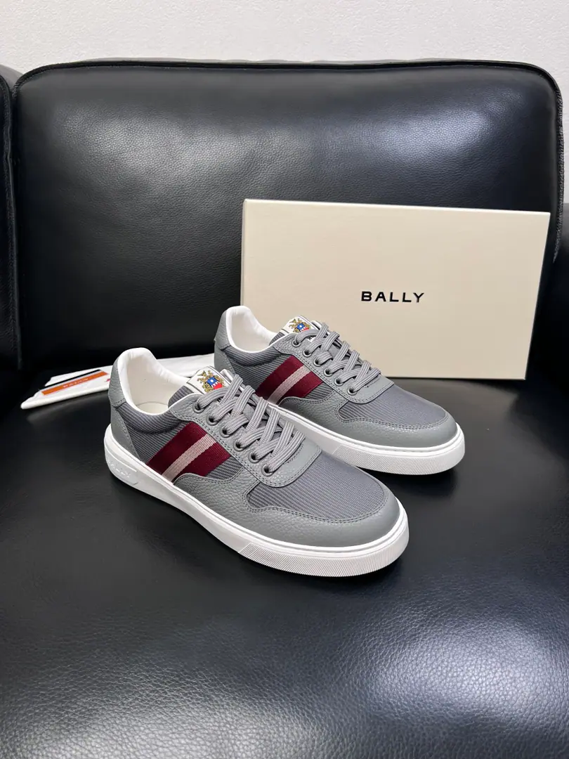 BALLY High Quality Top-level craft Barry. The cabinet is configured with the original plant, The salami is imported into the country., Imported water- dyeed cattle mats, Shoes under the sole.: The original plant is used for the original base., It's super comfortable to be a sole-acting base., The original factory and the single., Welcome to the comparison., Codes 38-44（Sold 45 46）