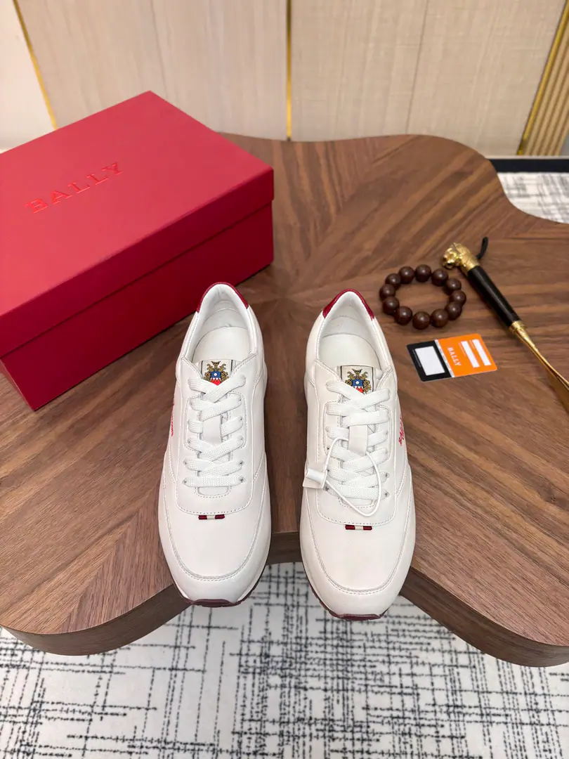 Get out of the factory. Bally/Barley's low-life leisure shoes., Use head-stressed shoes., Importing cattle and skins, The skin is so fine and smooth and so bright. The upper foot is very light and comfortable. Size: 39-44（38.45Do it.）