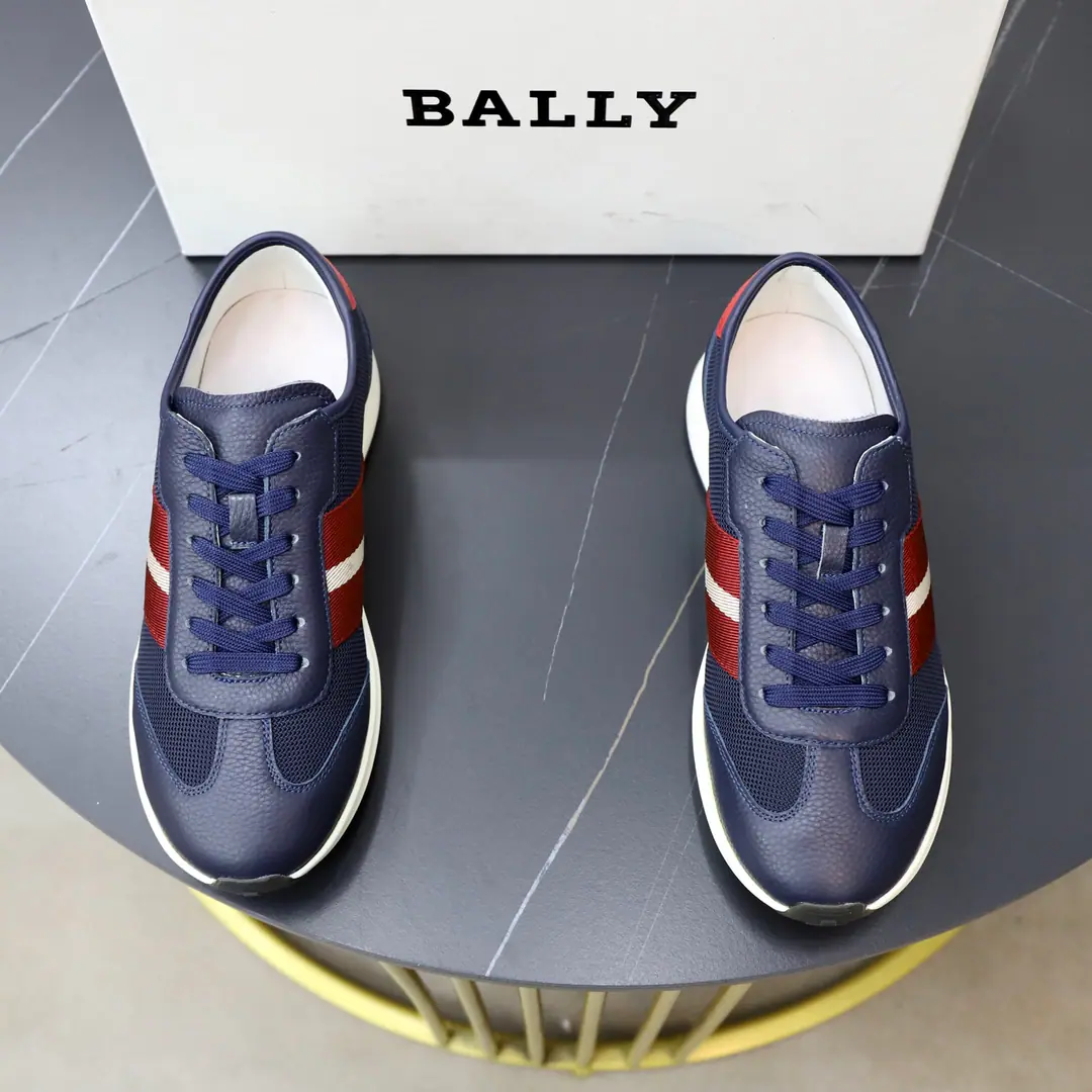 Get out of the factory. Bally/Barry. New man leather swipes with leisure sneakers. In the cow's skin. The original cow's skin is made of a pure colored recloth design style. Comfortable air is excellent. Classic.BHome red and white stripe badge decoration I'm not sure.“BALLY”Silver LetterslogoDot Personality. It's a very good recognition. A staircase with a cow. The soles of the rubber-coloured shoes. The upper foot is extremely comfortable. Quality perception It's cozy and light. Size: 38-39-40-41-42-43-44 （45Make a reservation.）Standard leather shoe size.