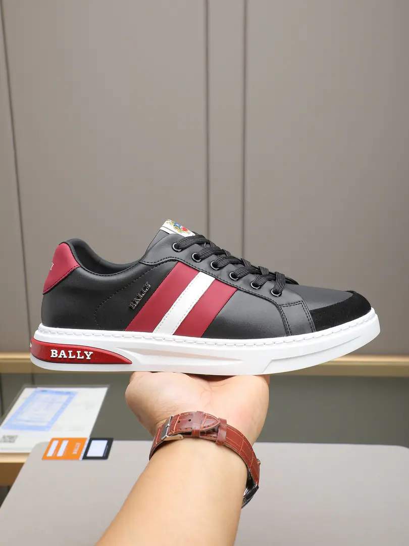 P BALLY/Barry's new leisure shoes., It's made of calf skin., ♪ ♪ Elegance and innovation ♪. The Big Bottom Outside BrandLogoMark, Morten is a great man., The shoe tongue has a branded letter logo., No undisclosed description of brand style.！In sheep., The rubber floor.！♪ And the upper feet are soft and comfortable ♪！Dustproof bag with original box！4Colour Selection！38-44（45Do it.）