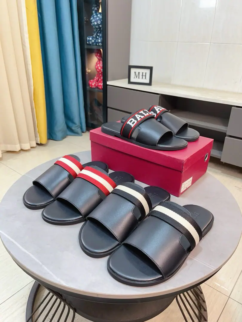 Get out of the factory.🌸🌸【Bally~】2024The latest tide slippers are on the market. Same as the other two. Counter Quality[John.][John.]You're a good man, you know, a little cowy. - I'm doing a little work. The top layer of the material. - The shoe code.38Present.44, 45Do it.