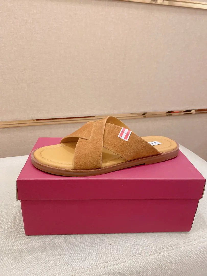Plant price: 🎉🎉Bally~The latest tide is on the market. Same as the other two. Counter Quality[John.][John.]The best is the anti-feathers., A free pass. - I'm doing a little work. The top layer of the material. - The shoe code.38Present.46