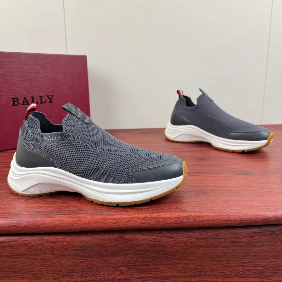 Bally/Barry. New man weave sneakers., The lazy guy wears a light-footed leisure shoe.！ The counter is selling new money., Use imported air-weaving shoes., The fabric is soft and comfy and comfortable., Shoes.BIt's a classic.logoDesign, Artificial stitching process, Blank Details, The inside of the cow's skin., I'll get some air on my feet., It's not tired., A classic red and white weed and shoe-tied belt., Add new money.VBottom rubber mix., Lightweight Thick, Slipperproof., Four Colours Optional, Meeting different matchmaking needs, Full package！ Size: 39-40-41-42-43-44 Skins.（38/45You're not going to back off.） The cargo.: TE Gray