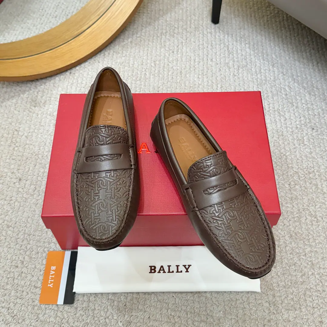 Get out of the factory. 【BALLY.Barry.】One to one..New bean shoes., 👊🏻Every successful man's identity., The upper foot atmosphere is steady.🚶🏻🚶🏻Pre-end customized cabinet head-heading skin+Importing sheep's skins. No matter how much the wind blows, it's still the same., Can be tested in time.🔍️Black Blue Options ！Size38-44. Can do45, 46.