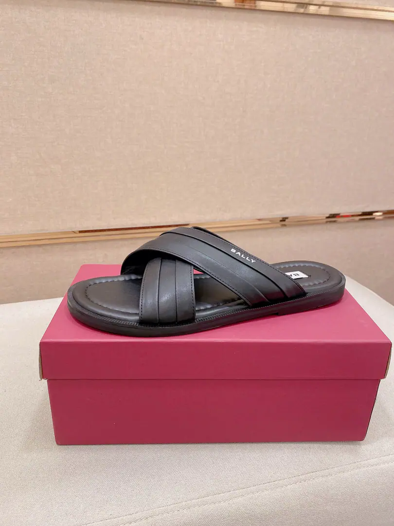 Plant price: 🎉🎉Bally~The latest tide is on the market. Same as the other two. Counter Quality[John.][John.]The first-level cattle skin., A free pass. - I'm doing a little work. The top layer of the material. - The shoe code.38Present.46
