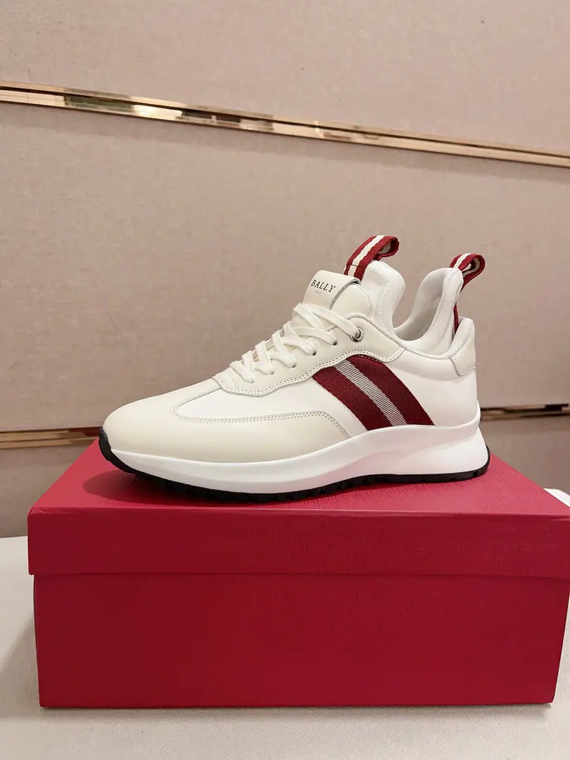 Plant prices: Bally/Barry. Demmy Sports shoes Use of mixed material based on daily pattern, Use pure color and velvet cow leather., Combining the texture of the sensor net., In a soft, soft sheep's skin.. Add new meaning with impact decorations on both sides. Super light original.. Codes: 39-44Code. - It's a deal.38-45
