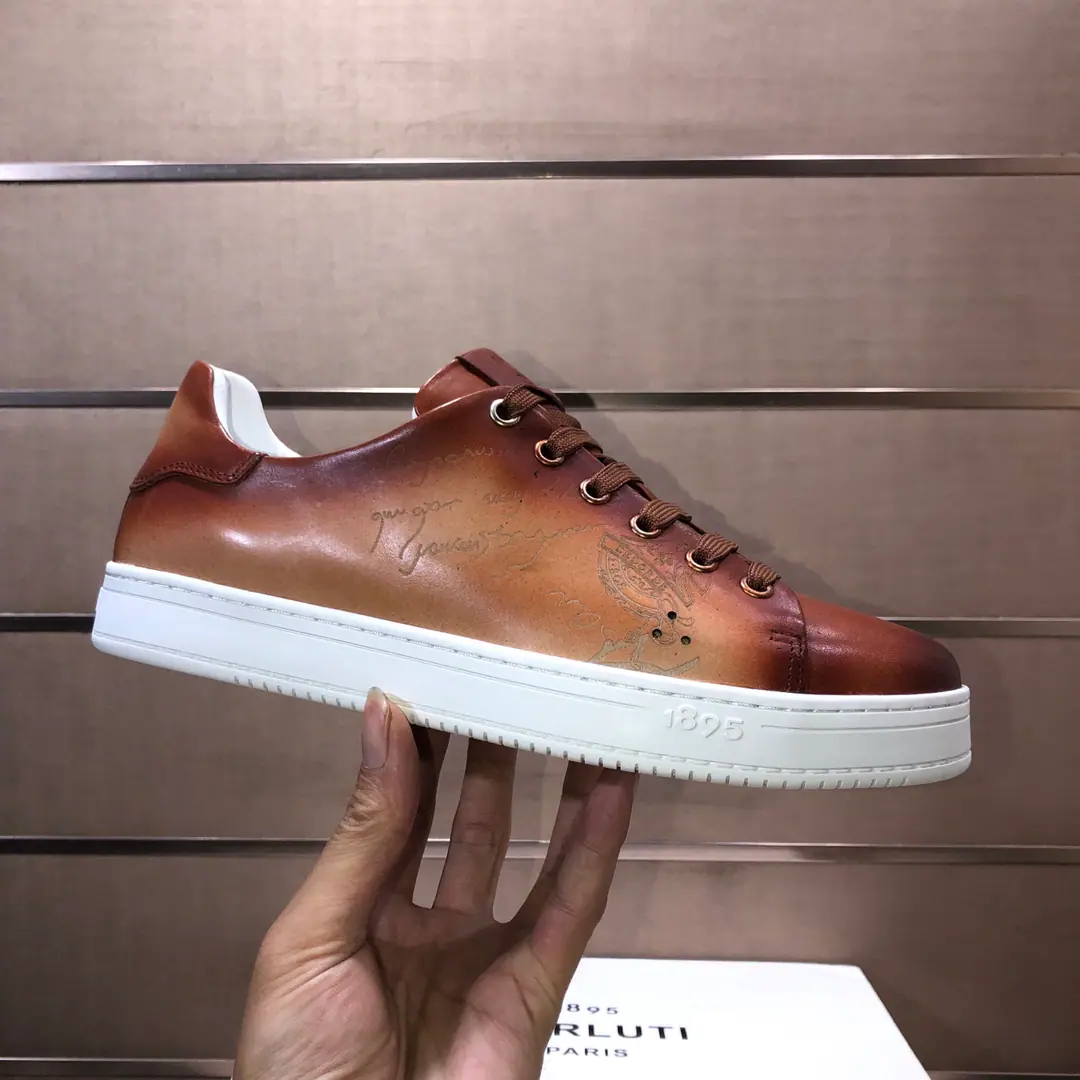 Plant Borrutti.（Berluti）New sports and leisure shoes.👉 The counter is on line.👏Original version 1:1Original shoe development, The upper foot is very comfortable. - I'm doing a little work. The shoe face is made of top-decked cow skin., The side of the side is branded.logoMark, The plain soft rubber base., Leisure fashion., High-end quality, Codes: 39-45, (45- It's a deal.)