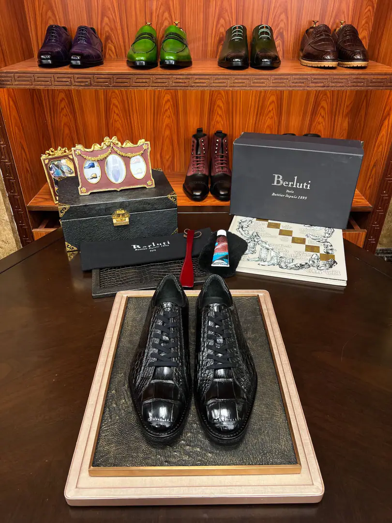 New cow. 🔥BerlutiNew money in the cabinet. The bad guys are coming. 【Fashion show.】Perfectly displaying the shoe industry and the fine art of it. Alligator.🐊The navel., Ten years old porcelain master masters are craftful.！The feet are very comfortable.！The man who meets a gentleman in a shoe-shoe is back to his heart. The perfect gallery is made of radiant., The complex process behind the time. The craftsmanship is so bright. We're just trying to get things out of the way. 🔥 All the Thai crocodiles are pregnant.🐊 ♪ Luxuries are a one-size-fits-all ♪ 38/45！