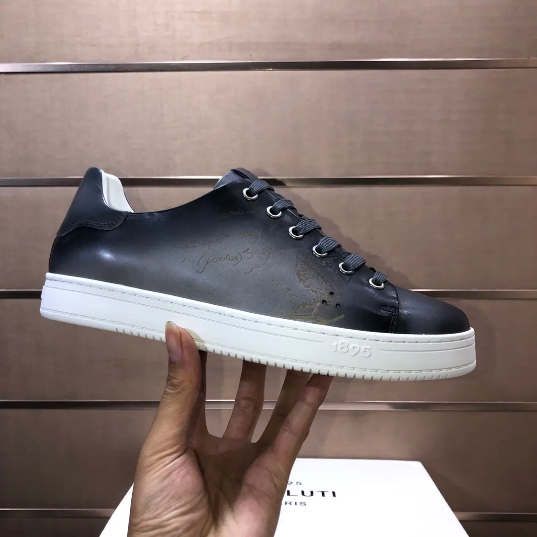 Plant Borrutti.（Berluti）New sports and leisure shoes.👉 The counter is on line.👏Original version 1:1Original shoe development, The upper foot is very comfortable. - I'm doing a little work. The shoe face is made of top-decked cow skin., The side of the side is branded.logoMark, The plain soft rubber base., Leisure fashion., High-end quality, Codes: 39-45, (45- It's a deal.)