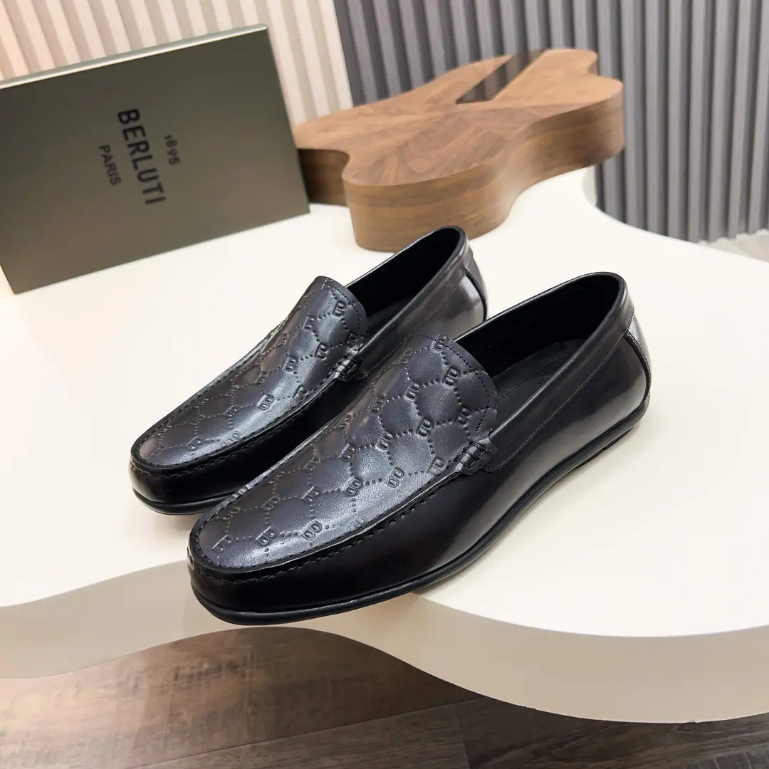 Berlui/Brute. Handmade men's leather shoes., Italian imports of embryos The skin of a cow. The inside calf skin. Pure manual top colouring process The skin is so delicate and bright. It's not a quality market. Details are fine. Inreben dyes the cow skin.. Dollar Size: 39-44 45Sold