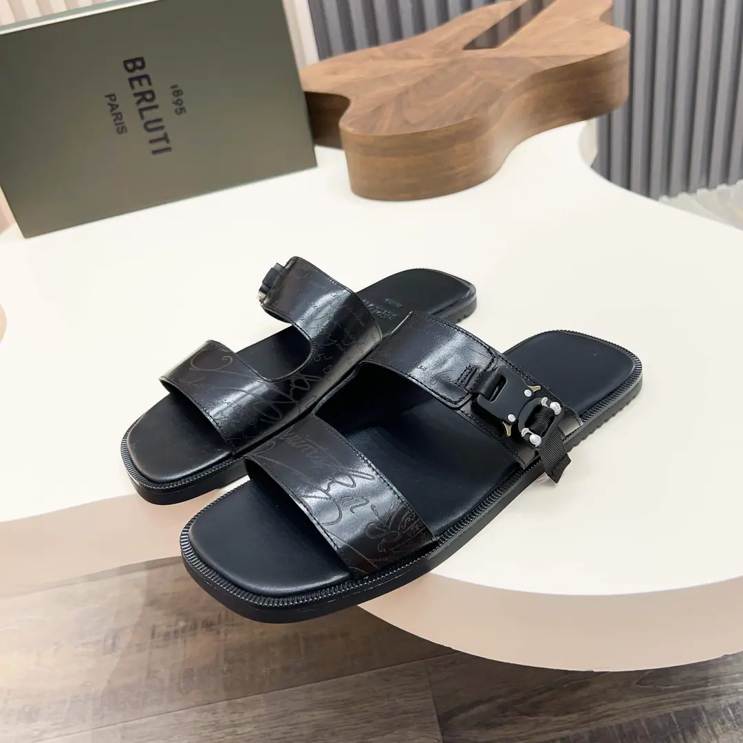 . Official Network1:1 ⚠️【BERLUT＊】 ⚠️Artificial paint for color. ⚠️Fashion slippers ⚠️Positive: 39One.44 ⚠️High-tech pure handcraft🐂Goods！Fashion slippers are very high.💯💯Artificial painting of cattle skins in Italy.(It's super-high., A touch.), A full bag of cattle.！The bubbles are so frugal that the skin is so thick.！！Super-cerial sense！Gentleman.！4546I'll make sure I don't change it.
