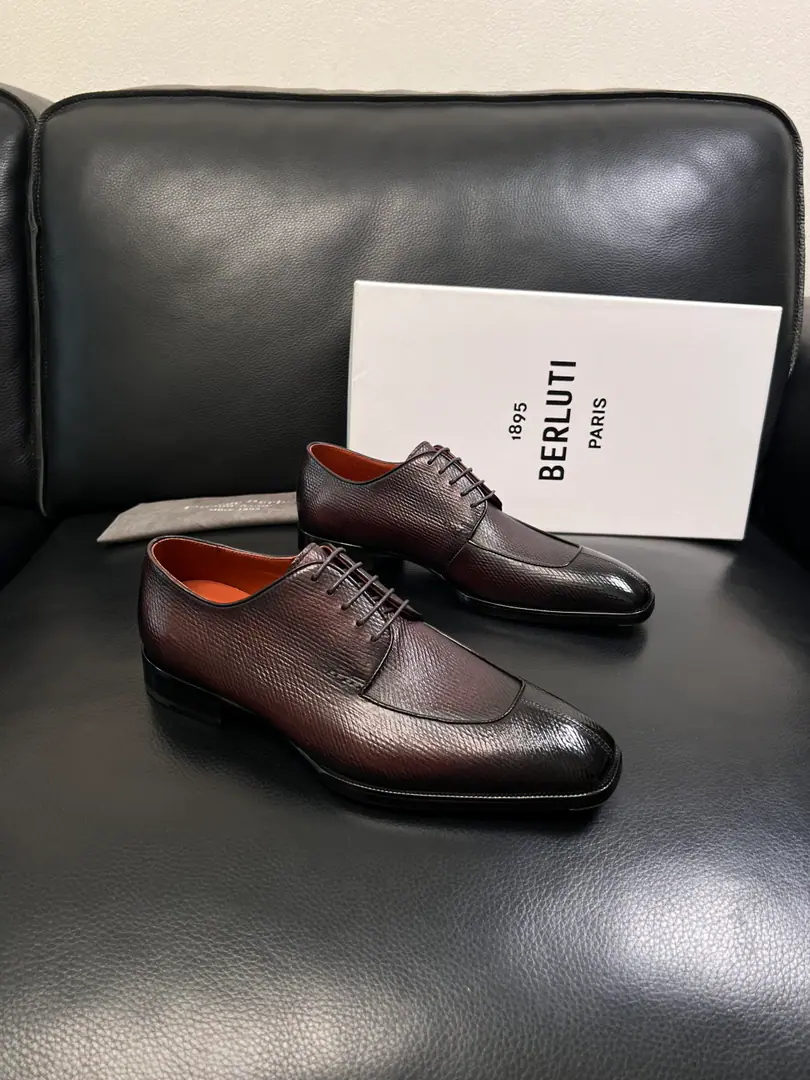 Berluti High Quality Top-level craft Brute. The counter is being synchronized with the original distribution configuration., Italian imports of cow flour, All imported water- dyeed cattle stubs., Shoes under the sole.: The original factory is super comfortable with the original base., The original factory and the single., Codes 39-44（Sold38 45 46）
