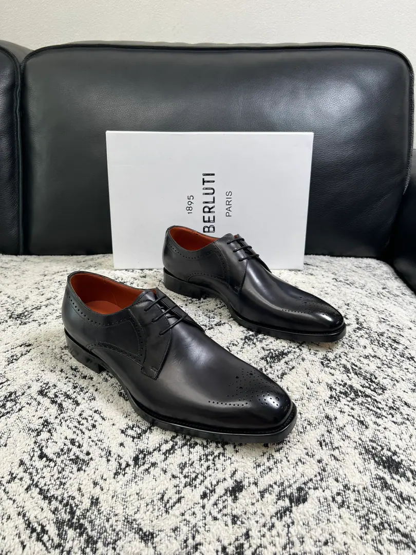 Berluti High Quality Top-level craft Brute. The counter is being synchronized with the original distribution configuration., Italian imports of cow flour, All imported water- dyeed cattle stubs., Shoes under the sole.: The original factory is super comfortable with the original base., The original factory and the single., Codes 39-44（Sold38 45 46）
