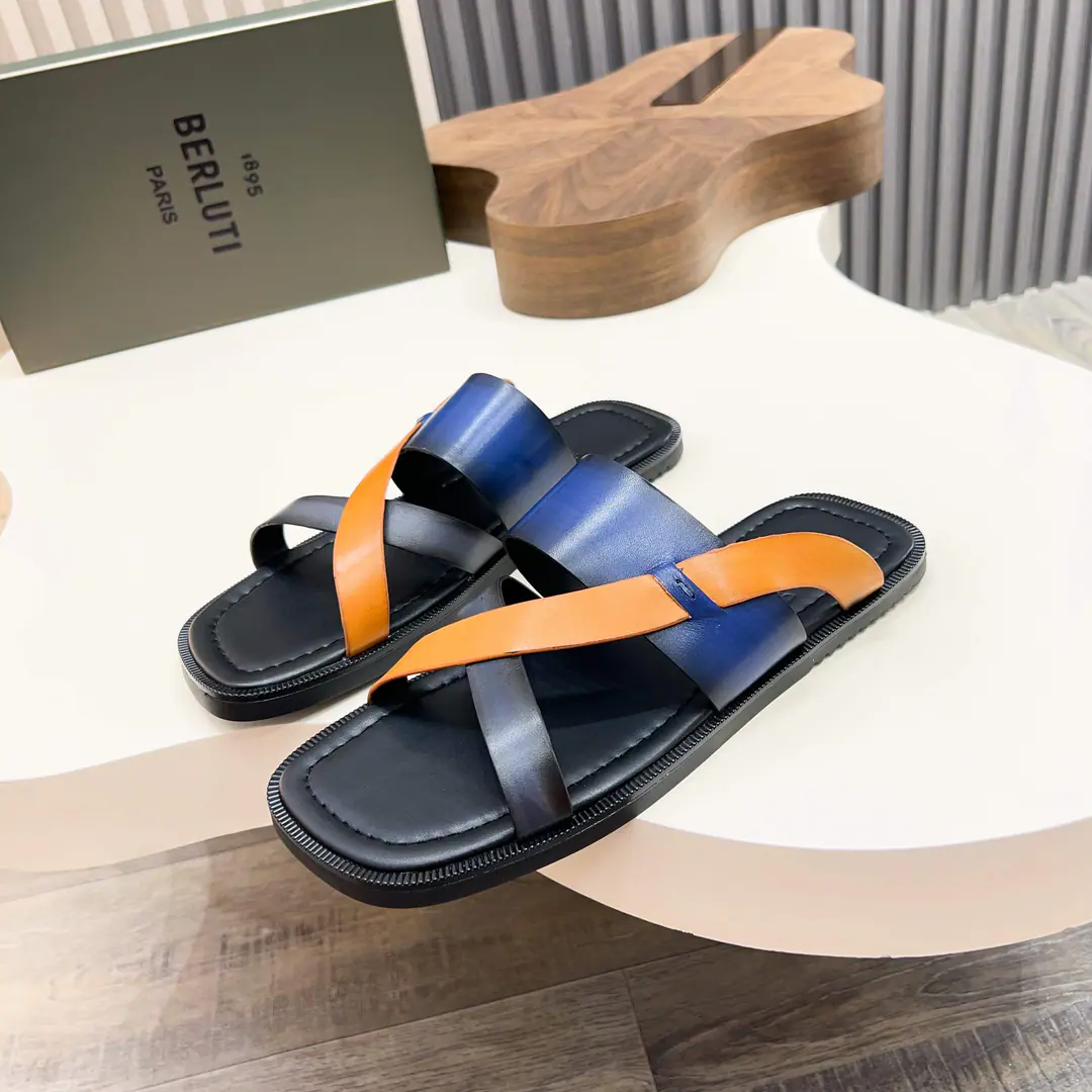 . Official Network1:1 ⚠️【BERLUT＊】 ⚠️Artificial paint for color. ⚠️Fashion slippers ⚠️Positive: 39One.44 ⚠️High-tech pure handcraft🐂Goods！Fashion slippers are very high.💯💯Artificial painting of cattle skins in Italy.(It's super-high., A touch.), A full bag of cattle.！The bubbles are so frugal that the skin is so thick.！！Super-cerial sense！Gentleman.！4546I'll make sure I don't change it.