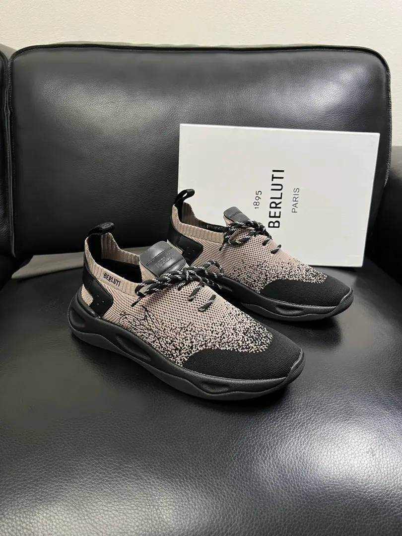Berluti Top-level requisition Brute. The counter is being synchronized with the original distribution configuration., Italian imports of fabric, All imported water- dyeed cattle stubs., Shoes under the sole.: The original factory is super comfortable with the original base., The original factory and the single. High Quality,, Welcome to the comparison., Codes 39-44（Sold 45 ）