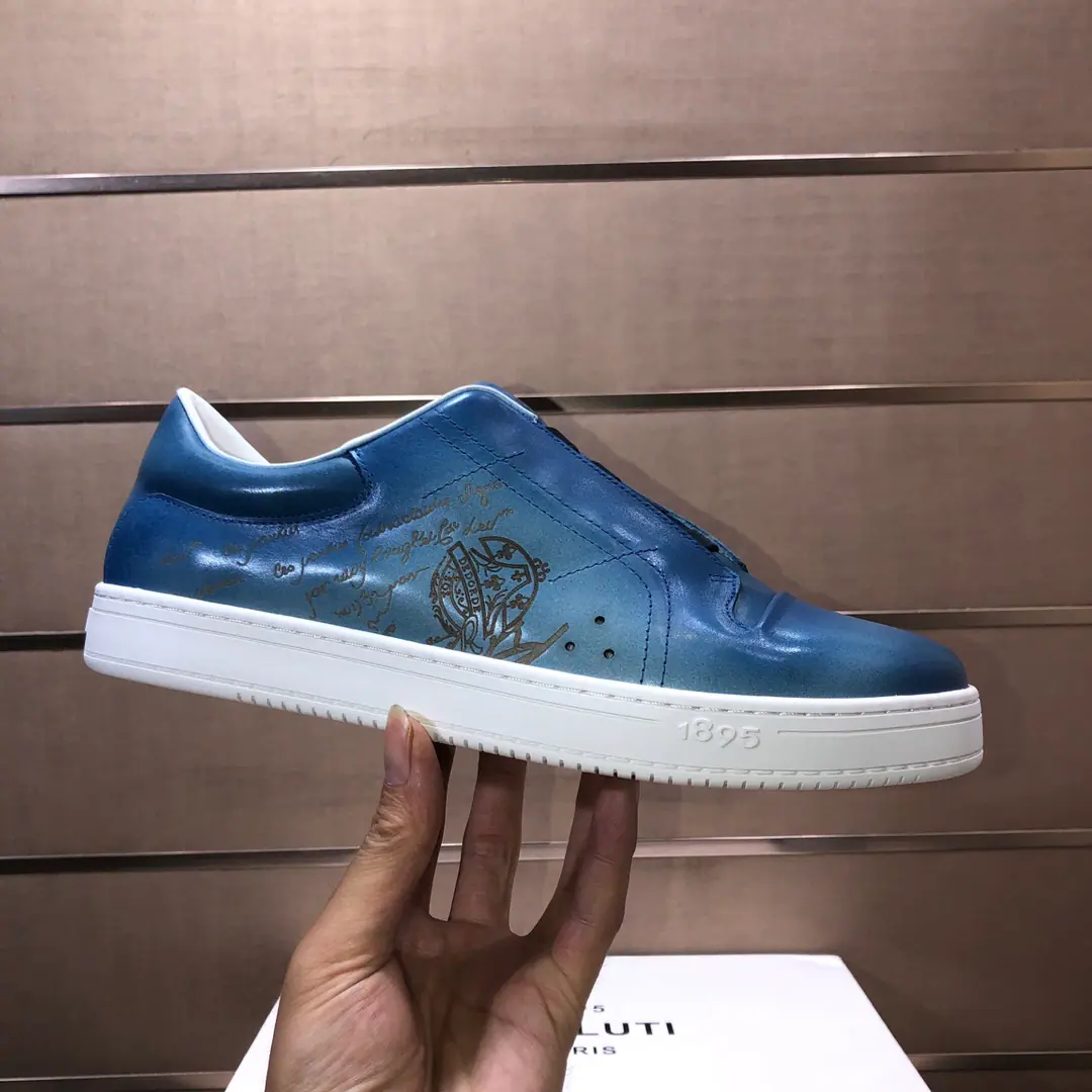 Plant Borrutti.（Berluti）New sports and leisure shoes.👉 The counter is on line.👏Original version 1:1Original shoe development, The upper foot is very comfortable. - I'm doing a little work. The shoe face is made of top-decked cow skin., The side of the side is branded.logoMark, The plain soft rubber base., Leisure fashion., High-end quality, Codes: 39-45, (45- It's a deal.)