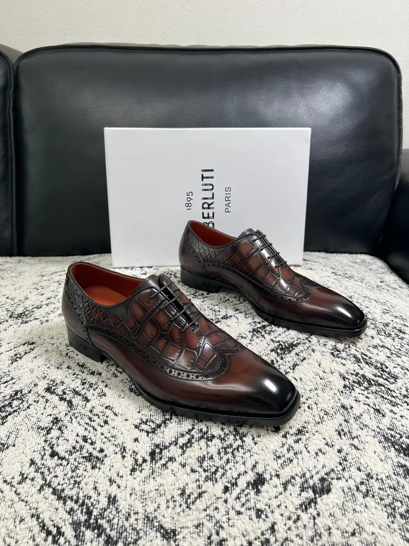 Berluti High Quality Top-level craft Brute. The counter is being synchronized with the original distribution configuration., Italian imports of cow flour, All imported water- dyeed cattle stubs., Shoes under the sole.: The original factory is super comfortable with the original base., The original factory and the single., Codes 39-44（Sold38 45 46）