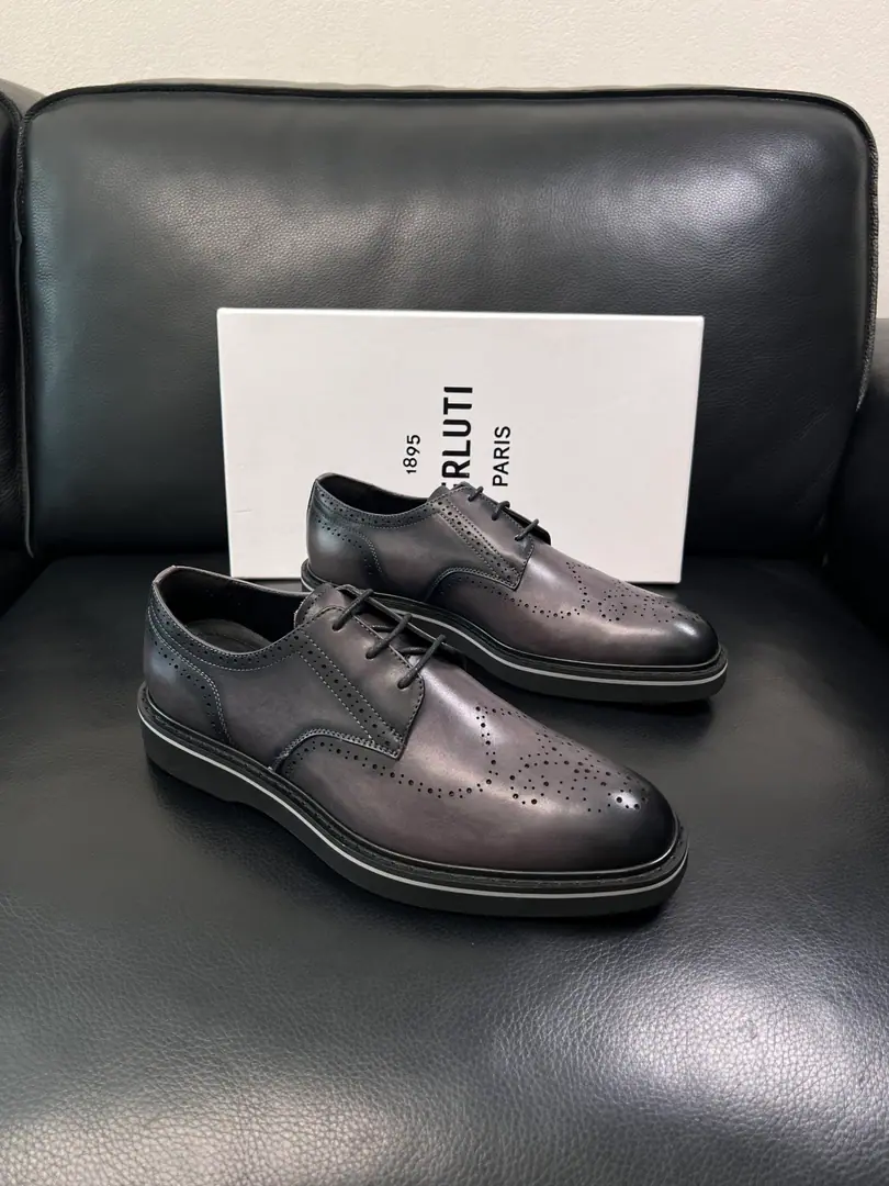 Berluti High Quality Top-level craft Brute. The counter is being synchronized with the original distribution configuration., Italian imports of cow flour, All imported water- dyeed cattle stubs., Shoes under the sole.: The original factory is super comfortable with the original base., The original factory and the single., Codes 39-44（Sold38 45 46）
