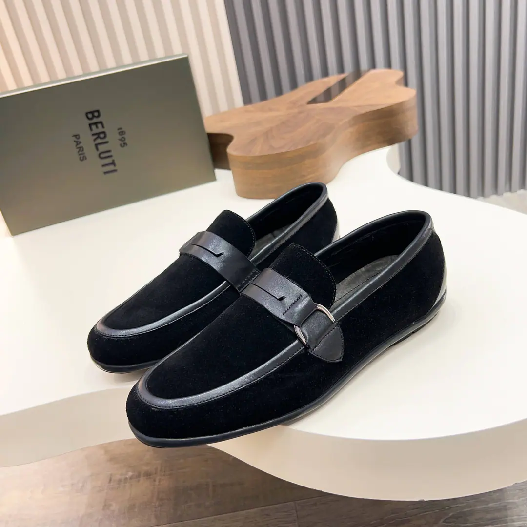 Berlui/Brute. Handmade men's leather shoes., Italian imports Cow-faced. The inside calf skin. It's not a quality market. Details are fine. Inreben dyes the cow skin.. Dollar Size: 39-44 45Sold