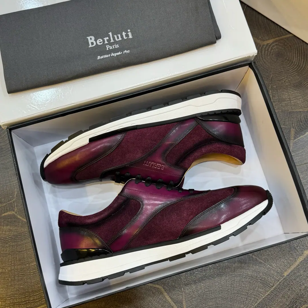 Berluti/Brute's low-life leisure shoes. ｜The 100-packed low-banded sneakers were made from imported cattle.｜I'm just gonna put a little bit of a foot in the back and get a little cow skin.｜It's so nice to be comfortable.｜BrandlogoDouble rubber base.｜The sharp line of the soles echoes the color of the shoe.｜Stylish and comfortable., It's a perfect interpretation of fashion., Sunshine., It's a style., It's for every occasion. Size: 39-44（38.45.46Do it.）