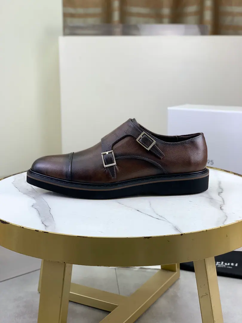 Plant prices BERLUTIBrute.1:1, The men's business department has a pair of leather-skins that is color-modified with a fine import of swigs., Shoes long., Low profile short, Suits for suit or leisure pants.. The soles are soft, soft rubber foam., It's smooth and comfortable., Stand or walk for long periods.OK. Invisible intuitive increases.6cm, High but natural., It's a very nice little guy.. My shoes are small., Modified Foot, The shoes are soft enough to be removed., Meeting multiple needs. Wedding., Business travel is a lot of stuff.！ Colours: Curry, Brown., Gray size: 39-45（46Do it.）