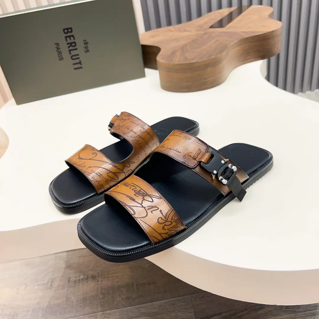 . Official Network1:1 ⚠️【BERLUT＊】 ⚠️Artificial paint for color. ⚠️Fashion slippers ⚠️Positive: 39One.44 ⚠️High-tech pure handcraft🐂Goods！Fashion slippers are very high.💯💯Artificial painting of cattle skins in Italy.(It's super-high., A touch.), A full bag of cattle.！The bubbles are so frugal that the skin is so thick.！！Super-cerial sense！Gentleman.！4546I'll make sure I don't change it.
