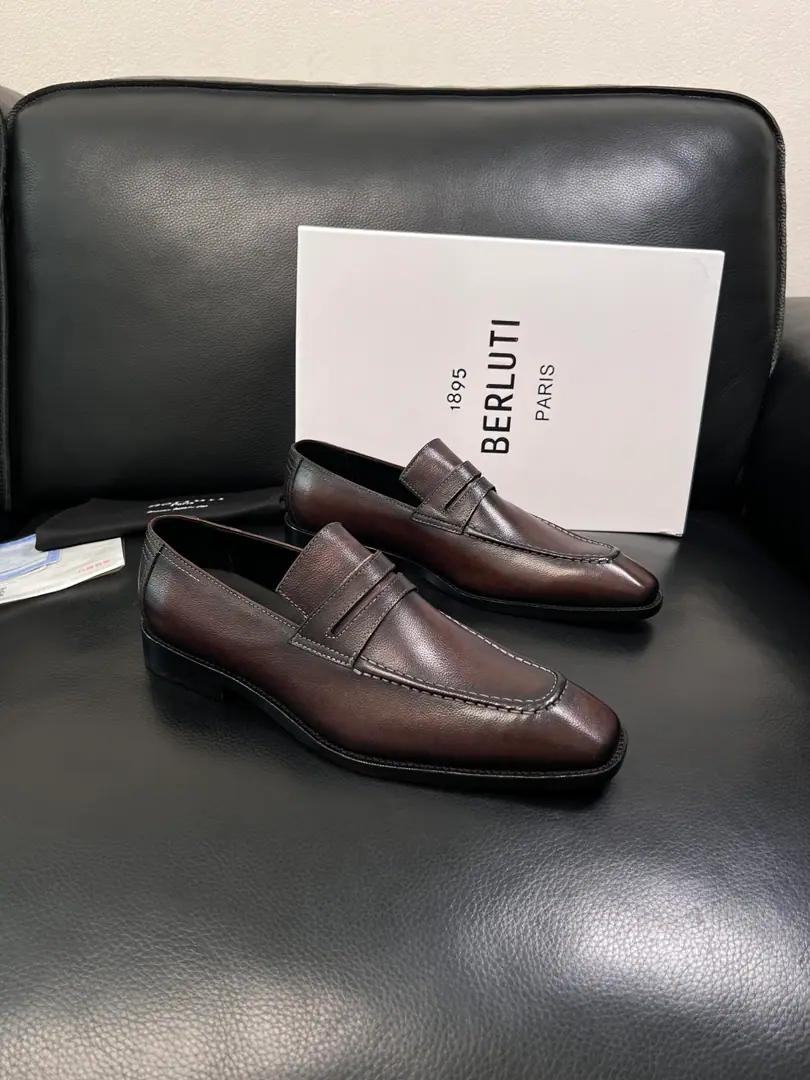 Berluti Top-level requisition Brute. The counter is being synchronized with the original distribution configuration., Italian imports of cow flour, All imported water- dyeed cattle stubs., Shoes under the sole.: The original factory is super comfortable with the original base., The original factory and the single. High Quality,, Welcome to the comparison., Codes 39-45（Sold38 46）
