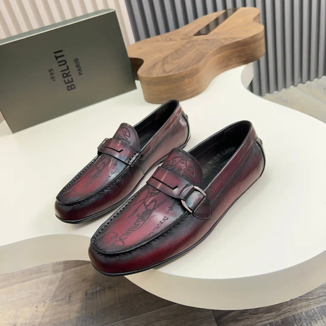Berlui/Brute. Handmade men's leather shoes., Italian imports of embryos The skin of a cow. The inside calf skin. Pure manual top colouring process The skin is so delicate and bright. It's not a quality market. Details are fine. Inreben dyes the cow skin.. Dollar Size: 39-44