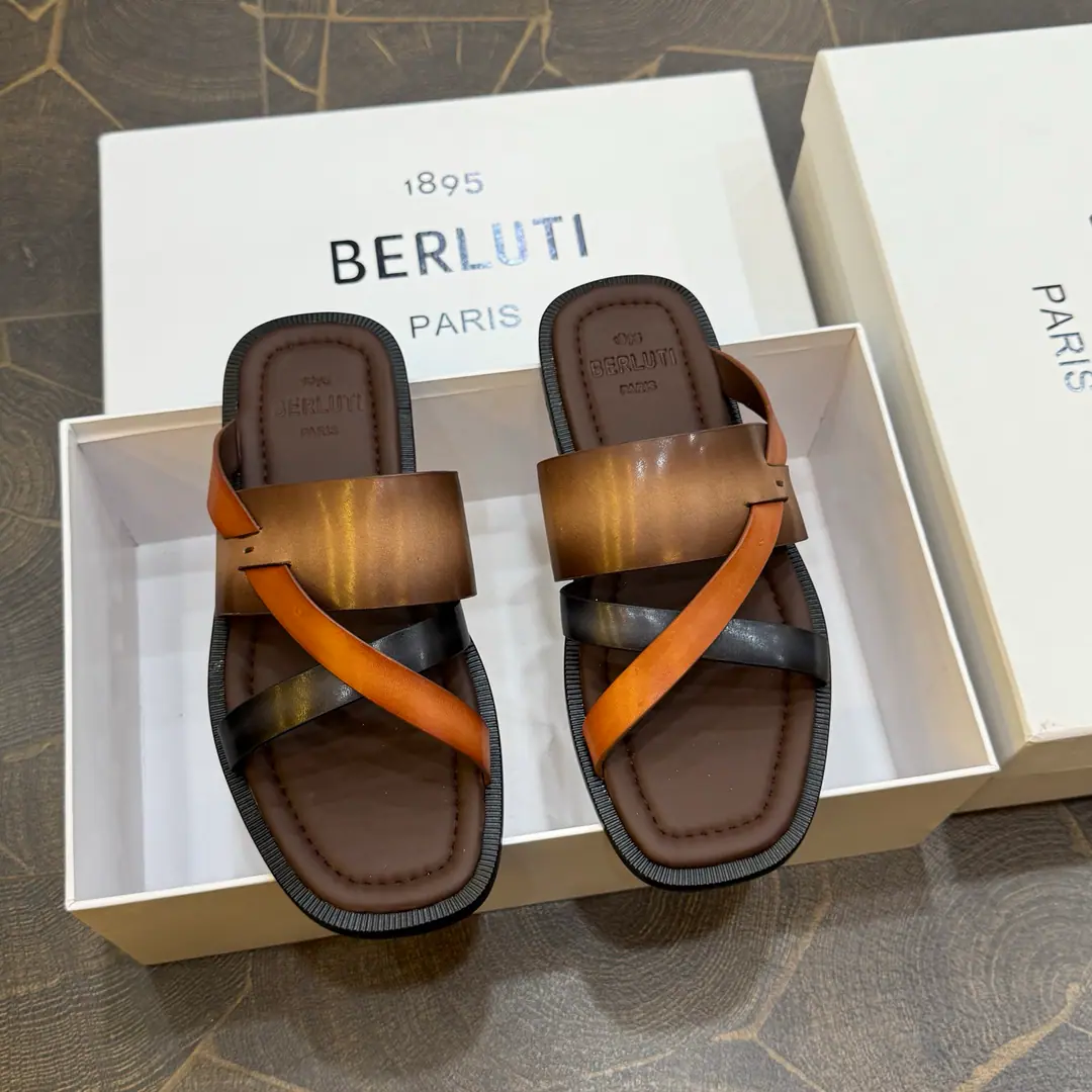Berlut* Brute men's high-end leisure slippers.｜Importing artificially modified cow leather.｜Importing calf skin inside.｜The feet are real.｜Handmade is a big deal.｜The feet are light and comfortable.｜It's a remarkable attitude. Size: 39-44（45.46.47.48Custom）