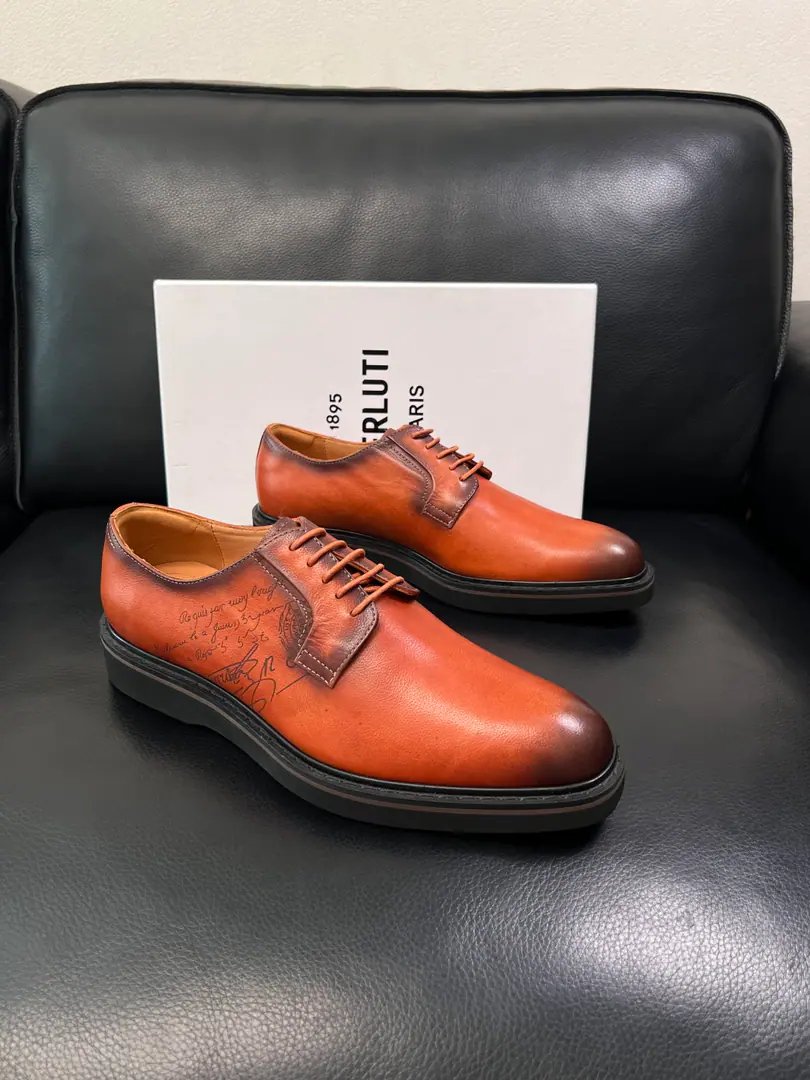Berluti High Quality Top-level craft Brute. The counter is being synchronized with the original distribution configuration., Italian imports of cow flour, All imported water- dyeed cattle stubs., Shoes under the sole.: The original factory is super comfortable with the original base., The original factory and the single., Codes 39-44（Sold38 45 46）