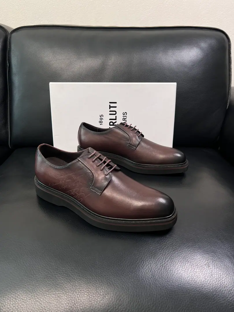 Berluti High Quality Top-level craft Brute. The counter is being synchronized with the original distribution configuration., Italian imports of cow flour, All imported water- dyeed cattle stubs., Shoes under the sole.: The original factory is super comfortable with the original base., The original factory and the single., Codes 39-44（Sold38 45 46）