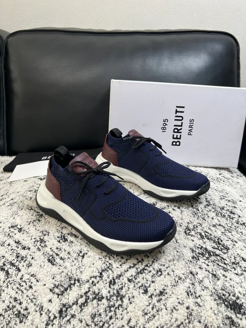 Berluti Top-level requisition Brute. The counter is being synchronized with the original distribution configuration., Italian imports of fabric, All imported water- dyeed cattle stubs., Shoes under the sole.: The original factory is super comfortable with the original base., The original factory and the single. High Quality, Codes 39-44（Sold 45 ）