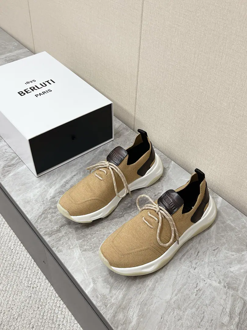 BerlutiOld Bertie's got a fine velvet and a little leisure shoe. A superstar, red grass. Berluti（Borrutti.）AffiliationLVMHGroup, French men's platter. ShadowIt's brand-hot, weeding leisure shoes. And the brand's first wooled and extremely lightly made recreational shoes. The main lightweight is comfort and commute. The main body uses a wool knitting. One shoe over.38Weaving 10,000 stitches ♪ Soft in air ♪ Foot-tailed, Having a ballistics socks set structure But I'm gonna take my foot off. Shoe tongue., Back-to-back branding.LagoonSkins of the sprouts of the sprouts., PressBerlutiMetal marking "The DNA of the handmade leather of the brand." Original version to openSize: 39-45